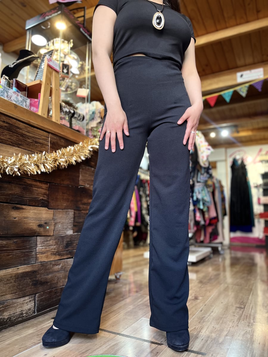 Pantalon Victoria con pinzas negro tela sofia pretina alta2