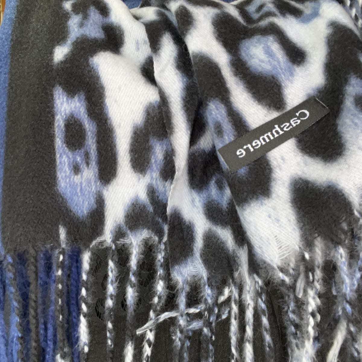 Bufanda cashmere animal print leopardo azul3