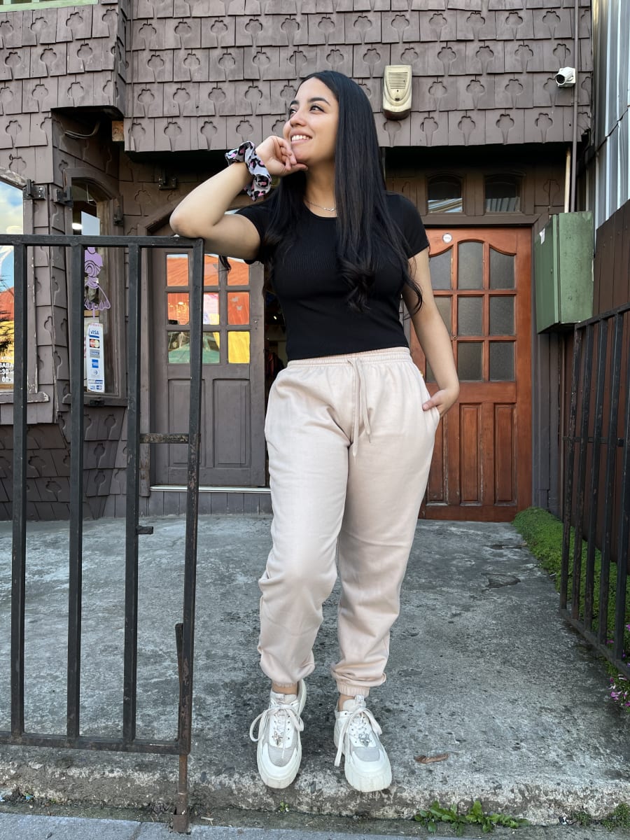 Jogger franela algodón beige cintura elasticada con bolsillos1