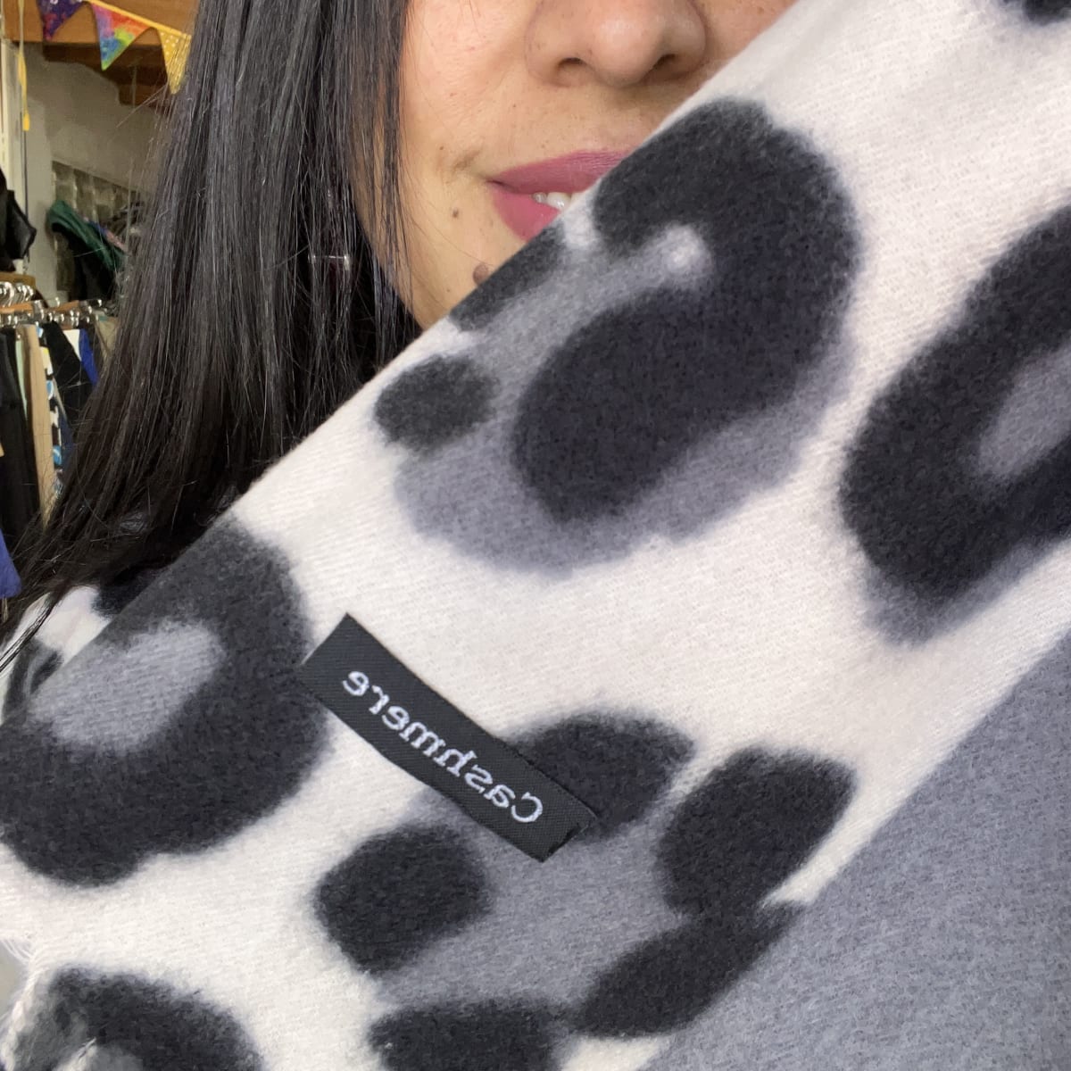 Bufanda Cashmere animal print leopardo gris1