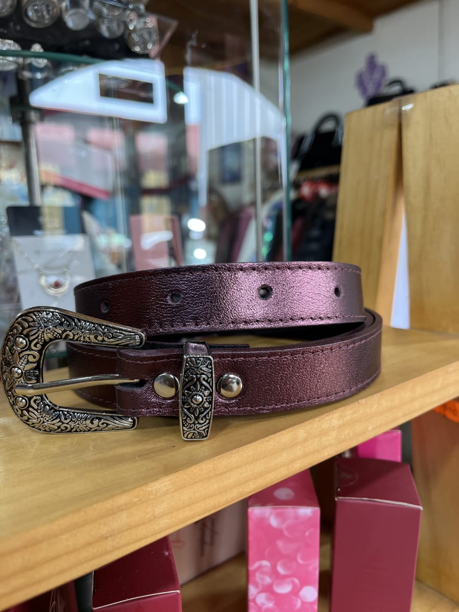 Cinturon cuero morado metalizado 2,5 cms ancho3