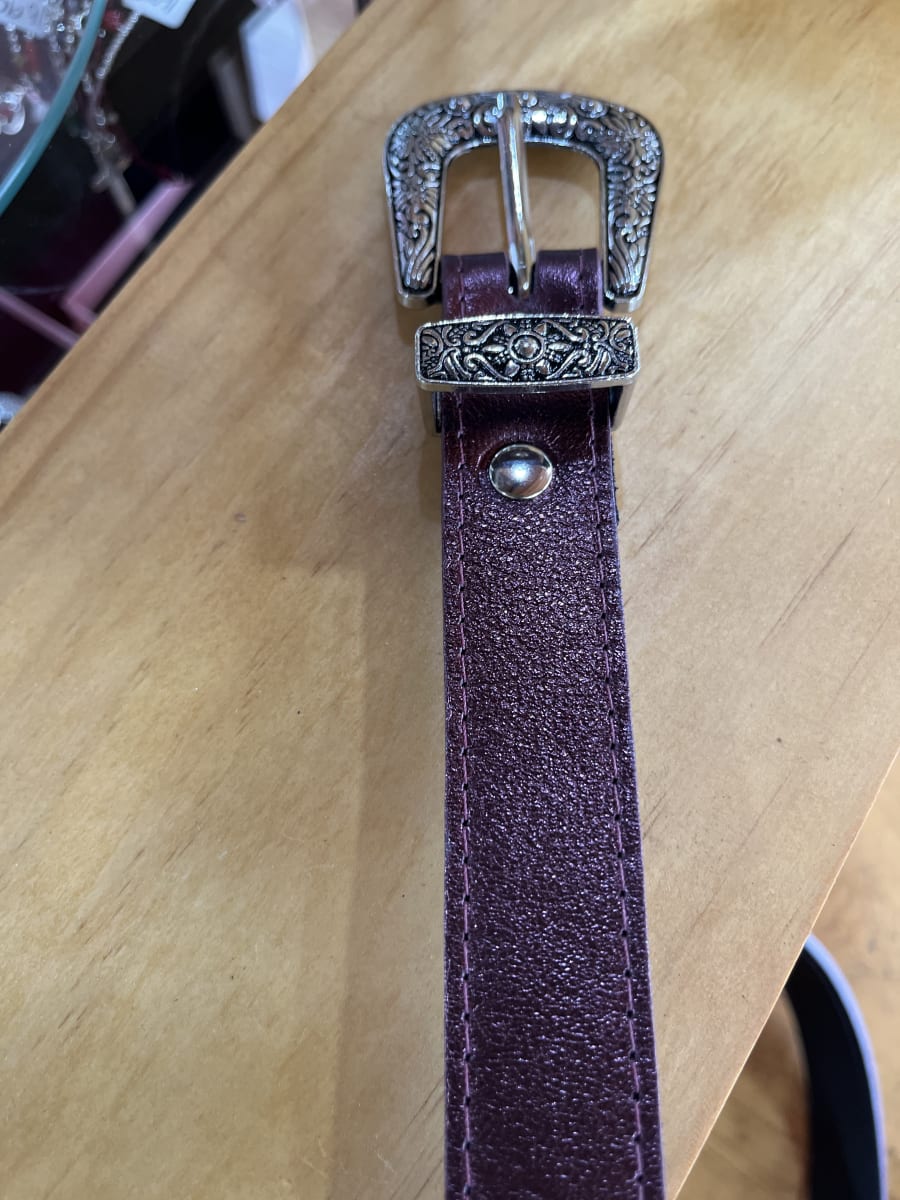 Cinturon cuero morado metalizado 2,5 cms ancho4