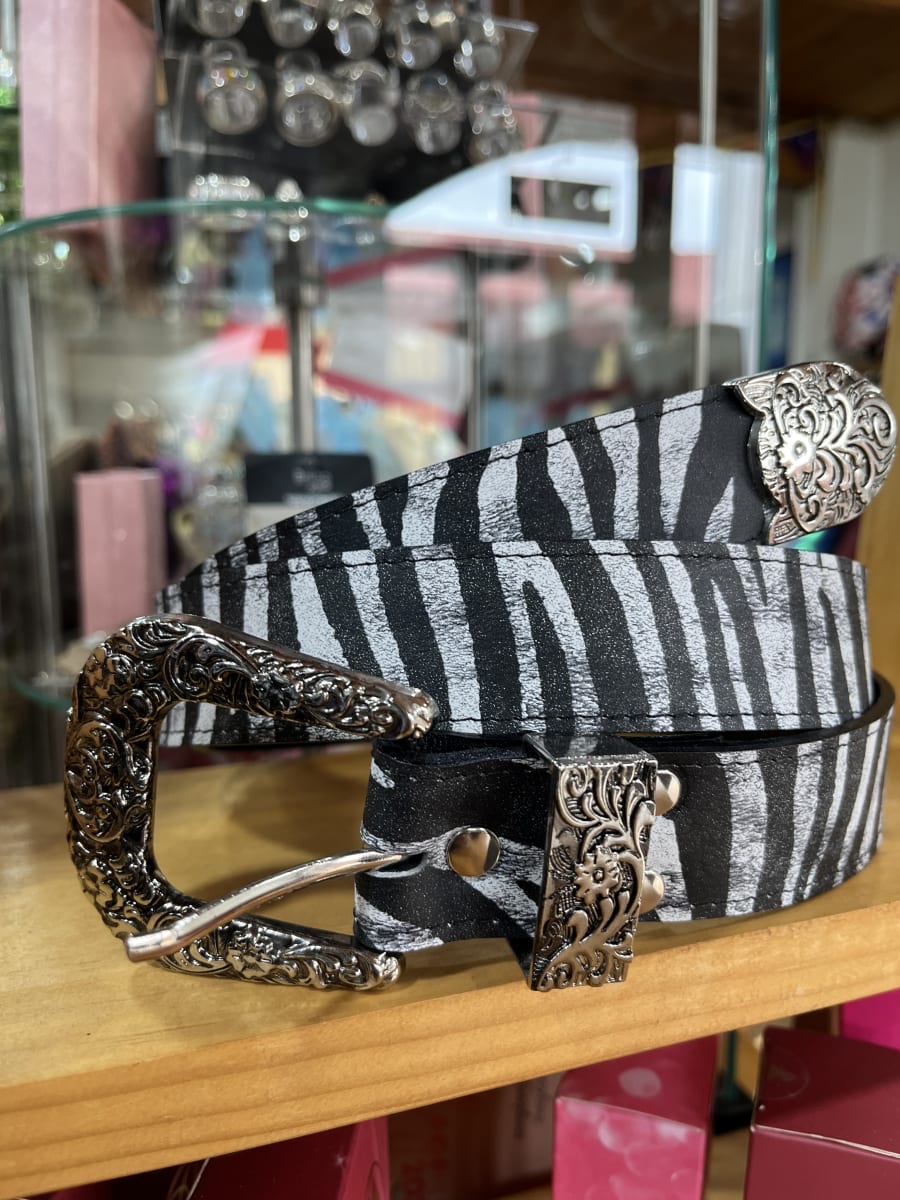 Cinturon cuero cebra 3,5 cms ancho con puntera1