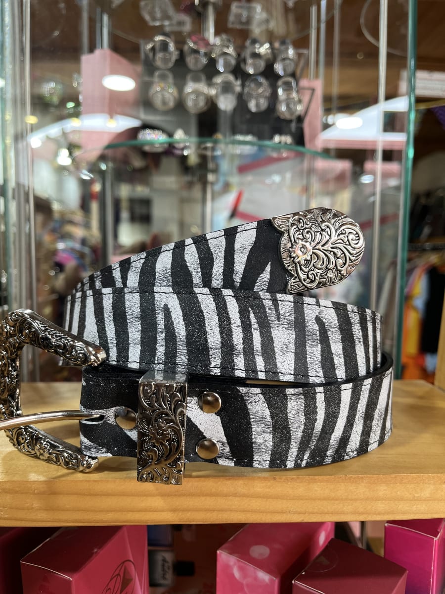 Cinturon cuero cebra 3,5 cms ancho con puntera3