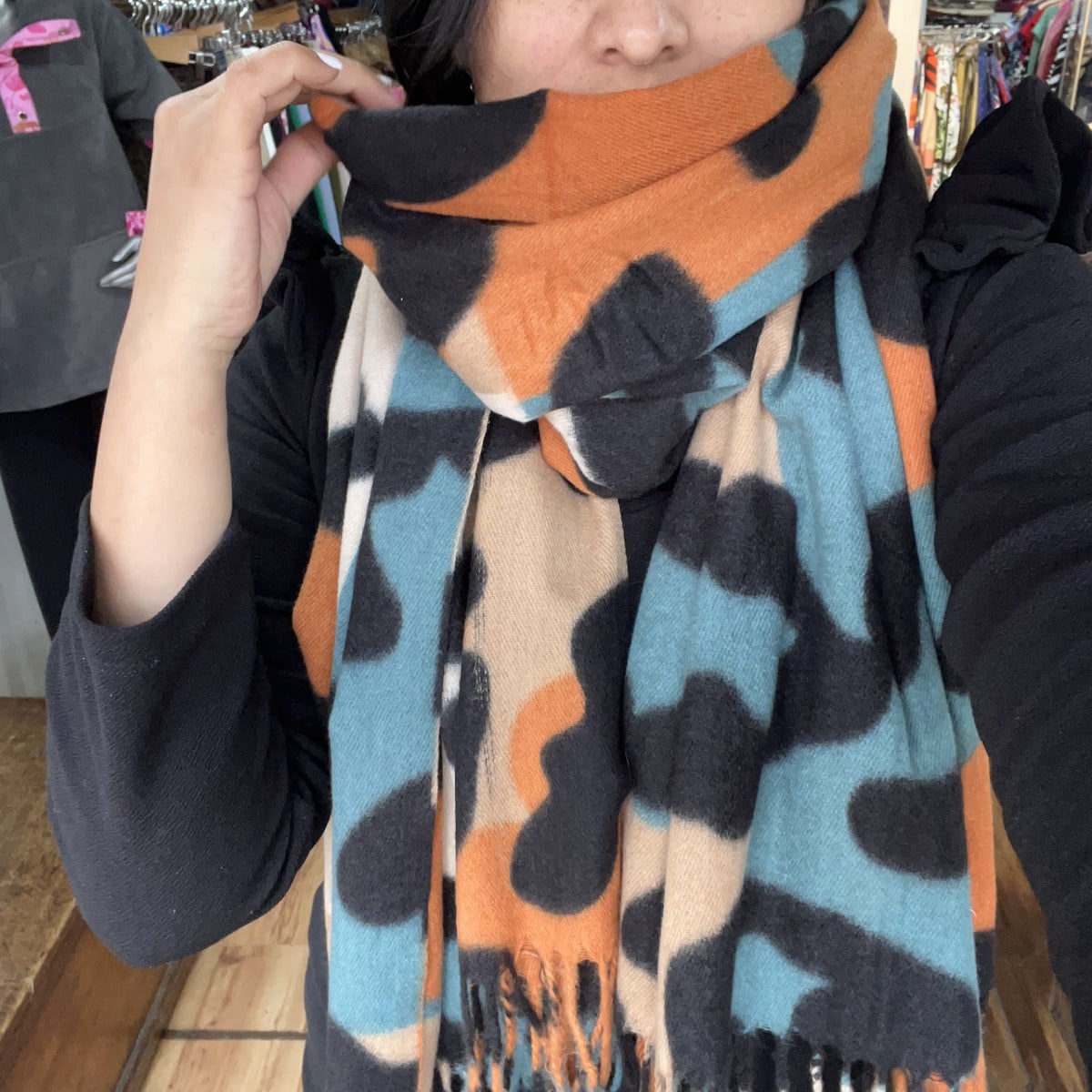 Bufanda cashmere animal print multicolor beige petroleo1