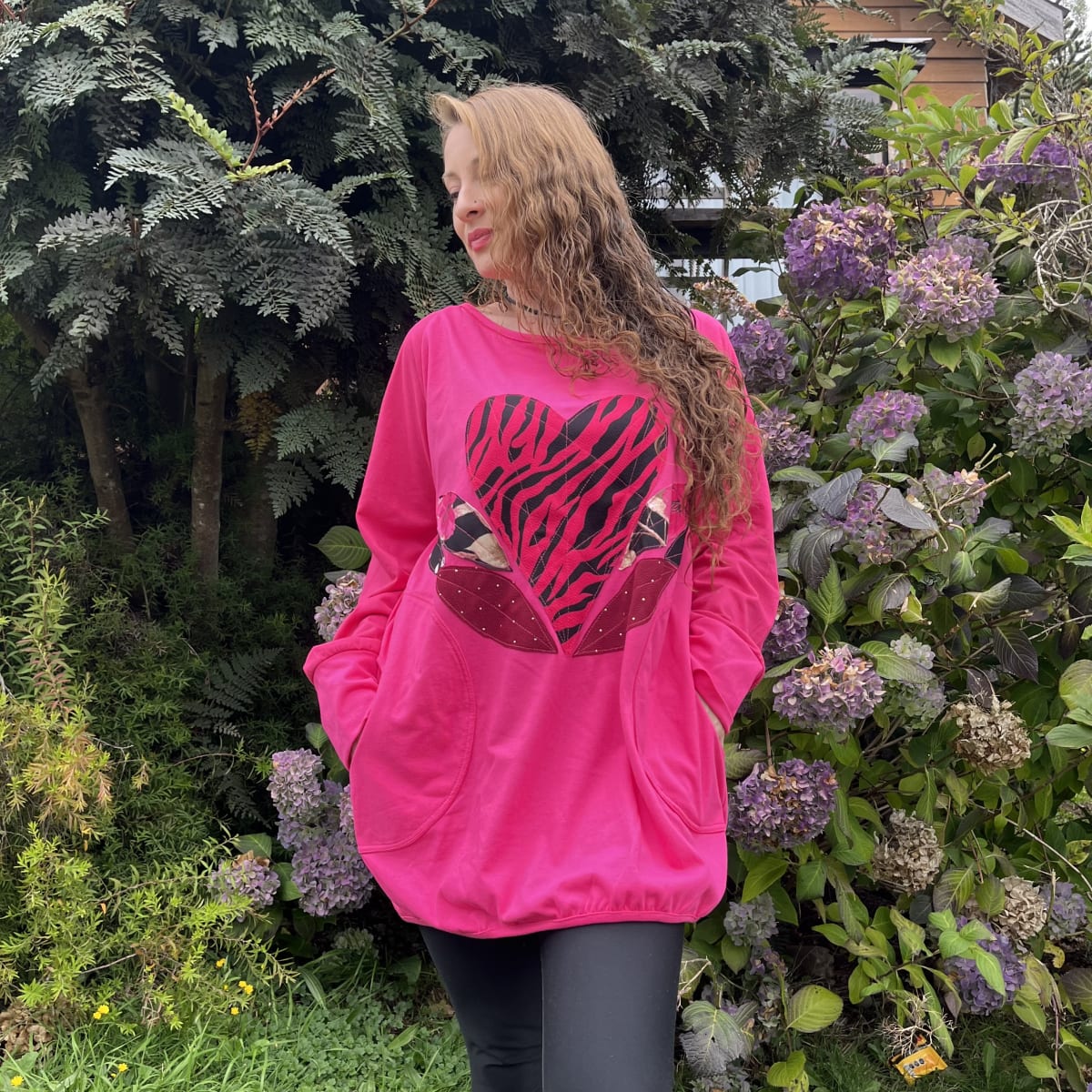 Poleron Ultravioleta Elisa fucsia corazon cebra3