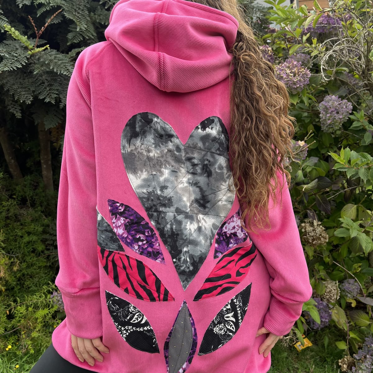 Chaqueta Ultravioleta Mila fucsia cotele forrado corazon tie dye3