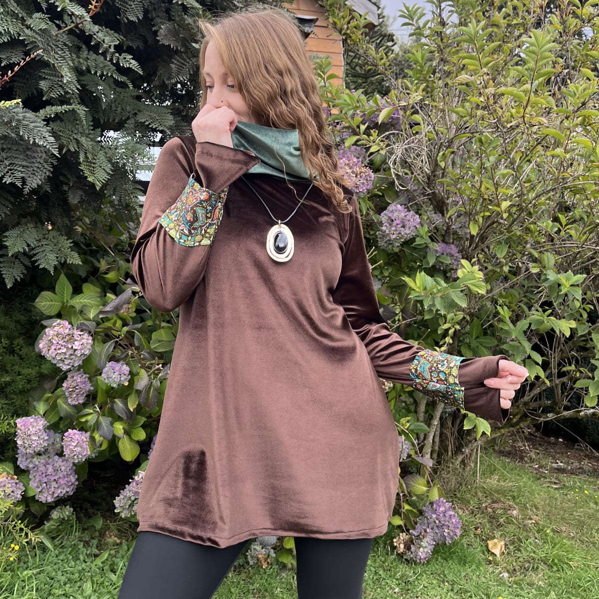 Poleron Paola velvet cafe aplicacion verde2