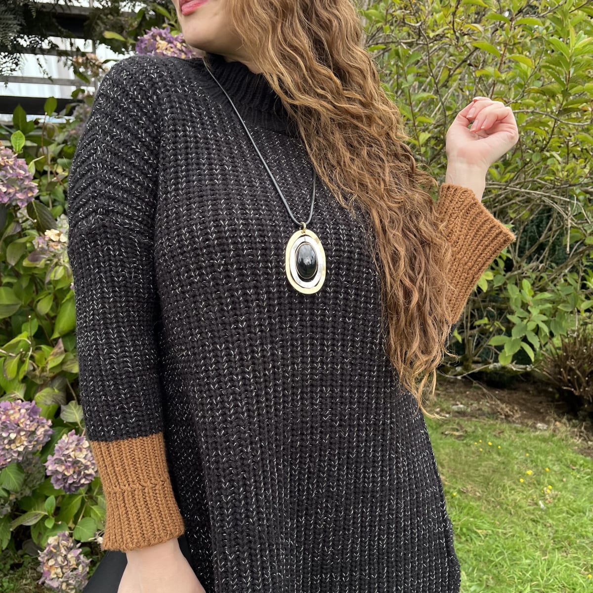 Maxi chaleco lana abertura lateral negro brillo2