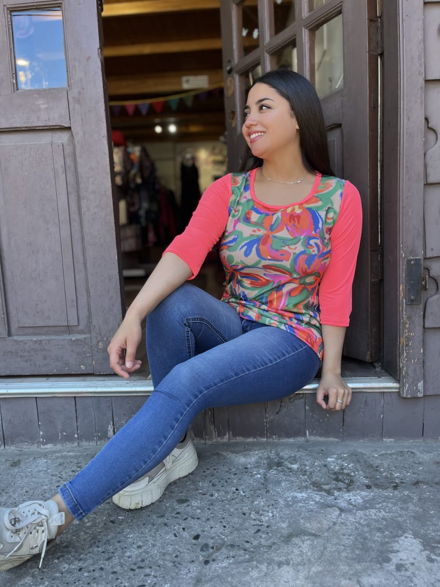 Polera Maria rosado chicle con pretina y mangas 3/42