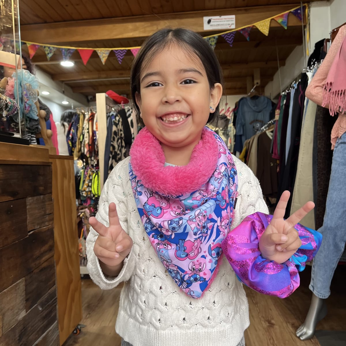 Bandana Isidora Angela y Stich beso fucsia1