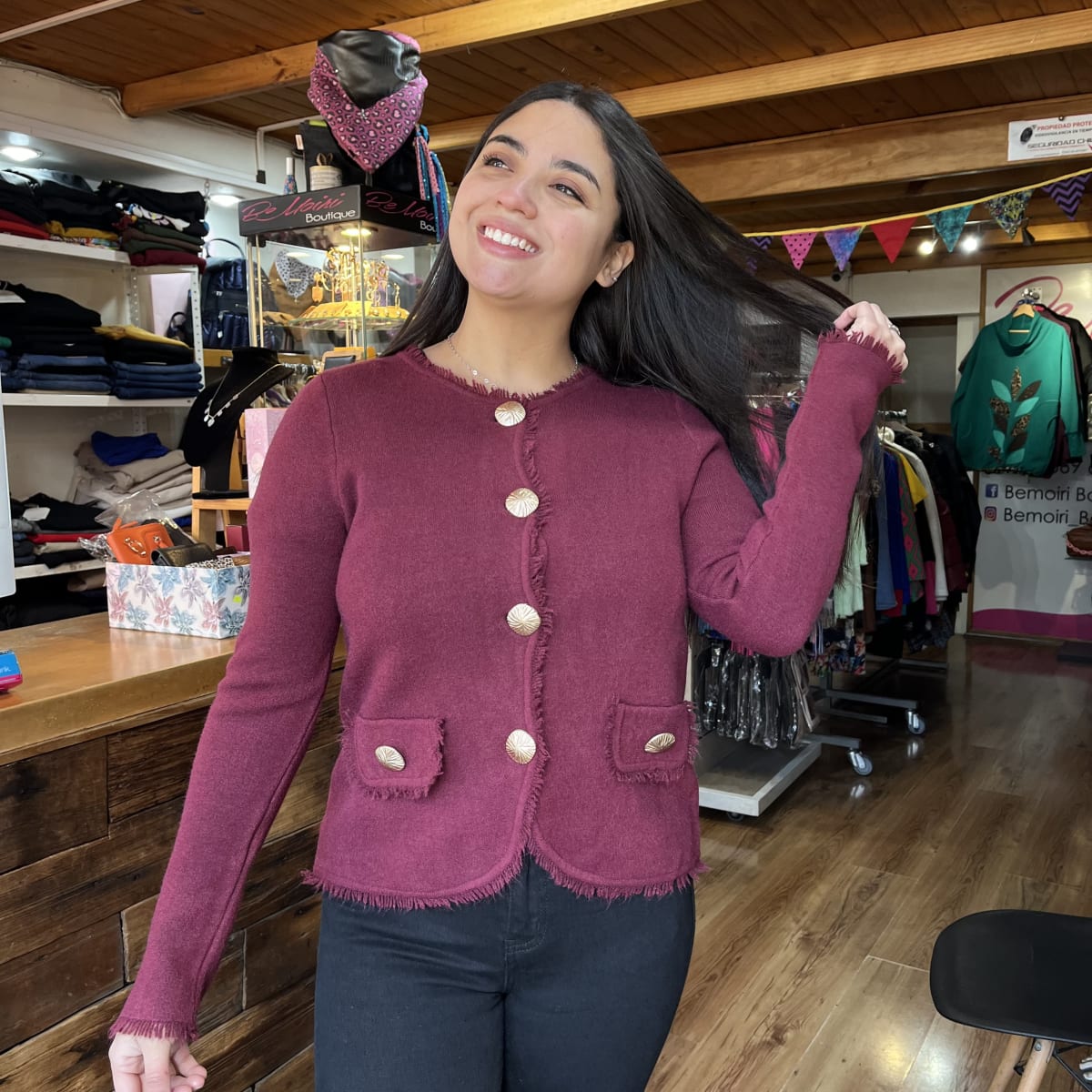 Chaqueta paño burdeo botones dorados3
