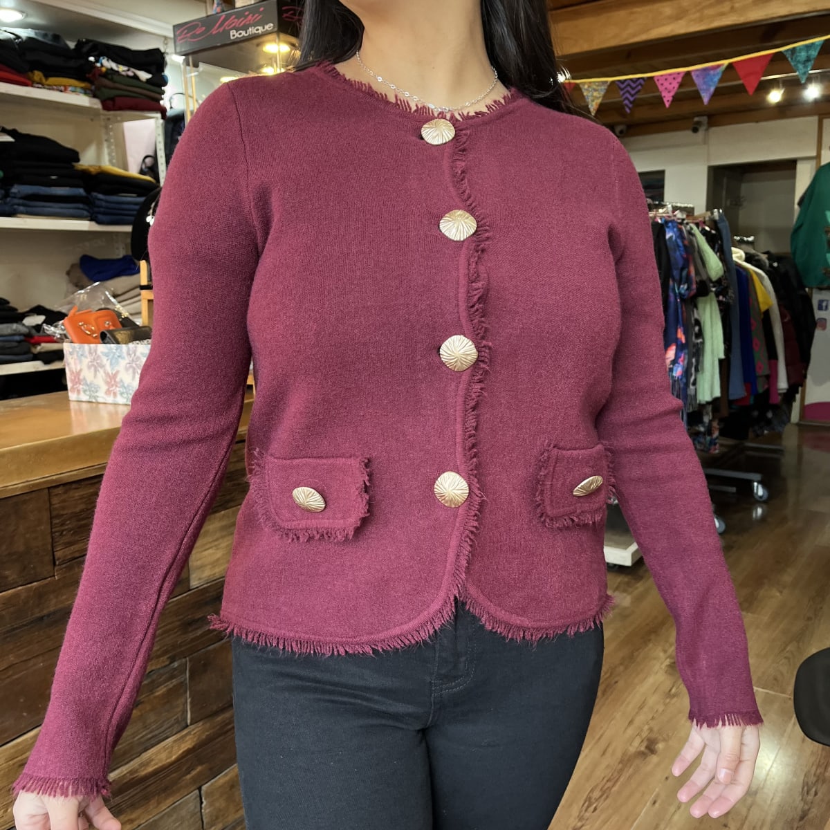 Chaqueta paño burdeo botones dorados4