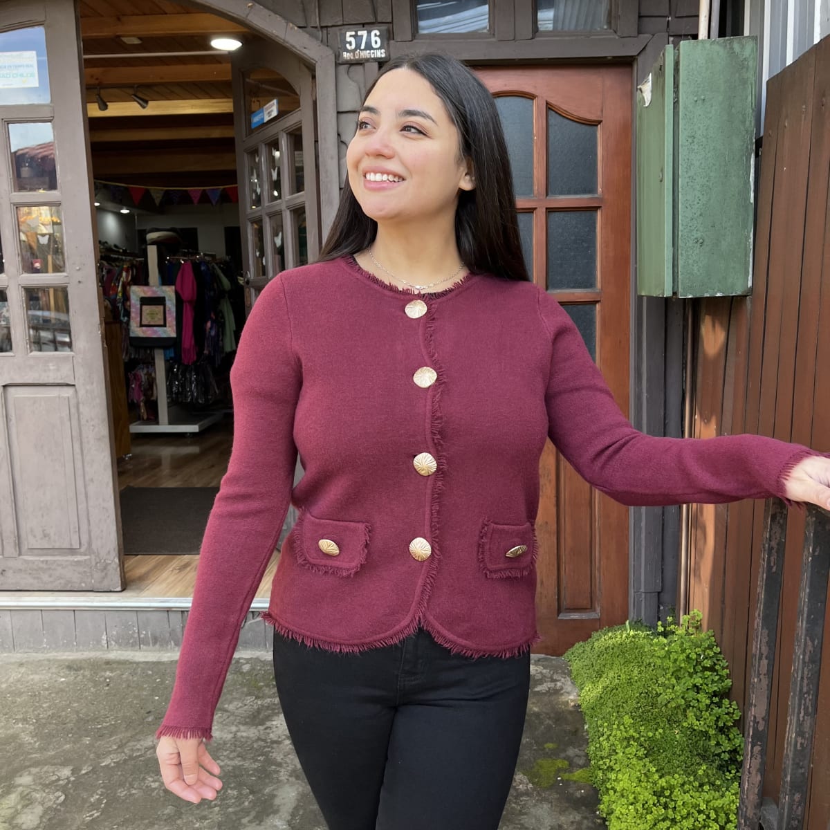 Chaqueta paño burdeo botones dorados1