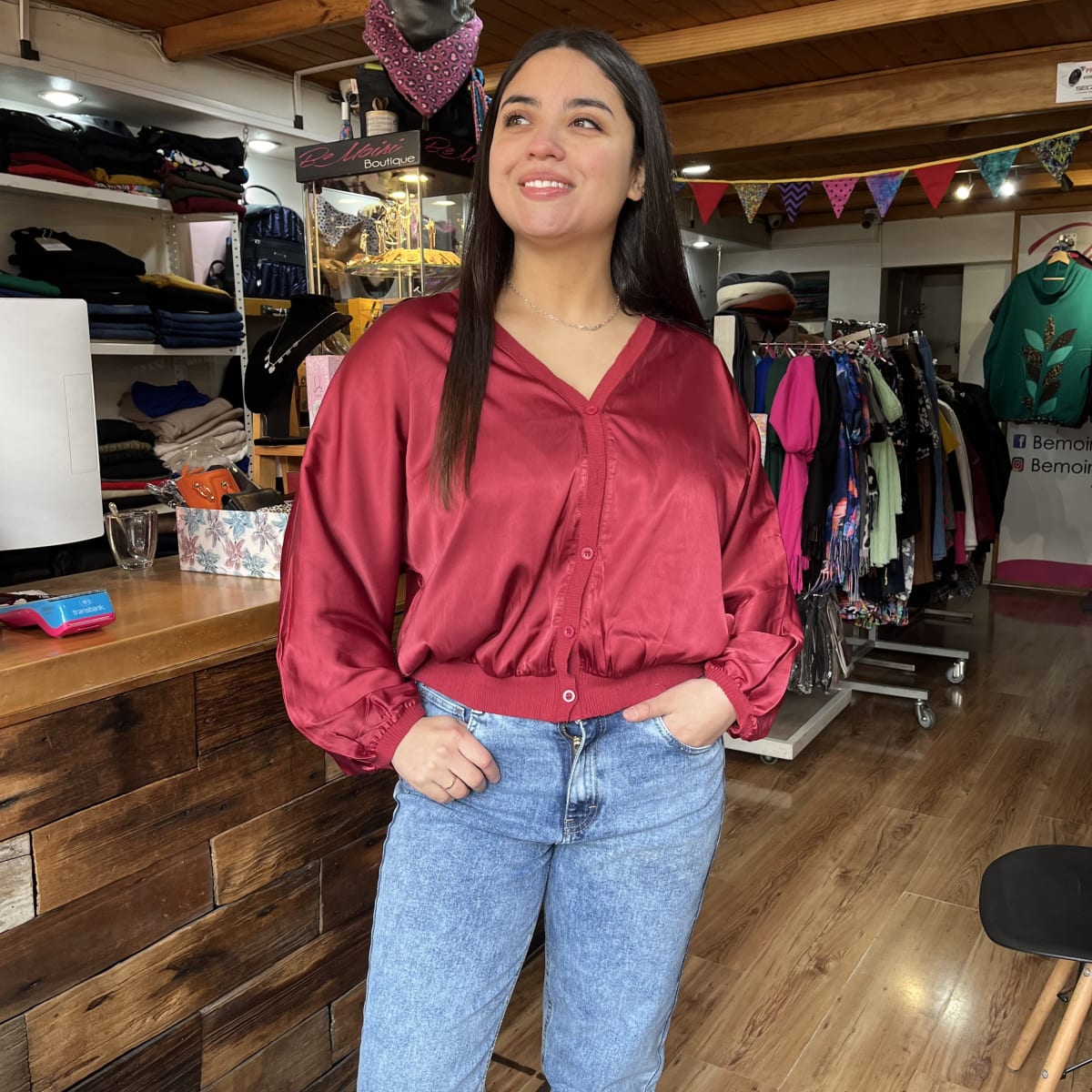 Bomber satinado rojo italiano con botones2
