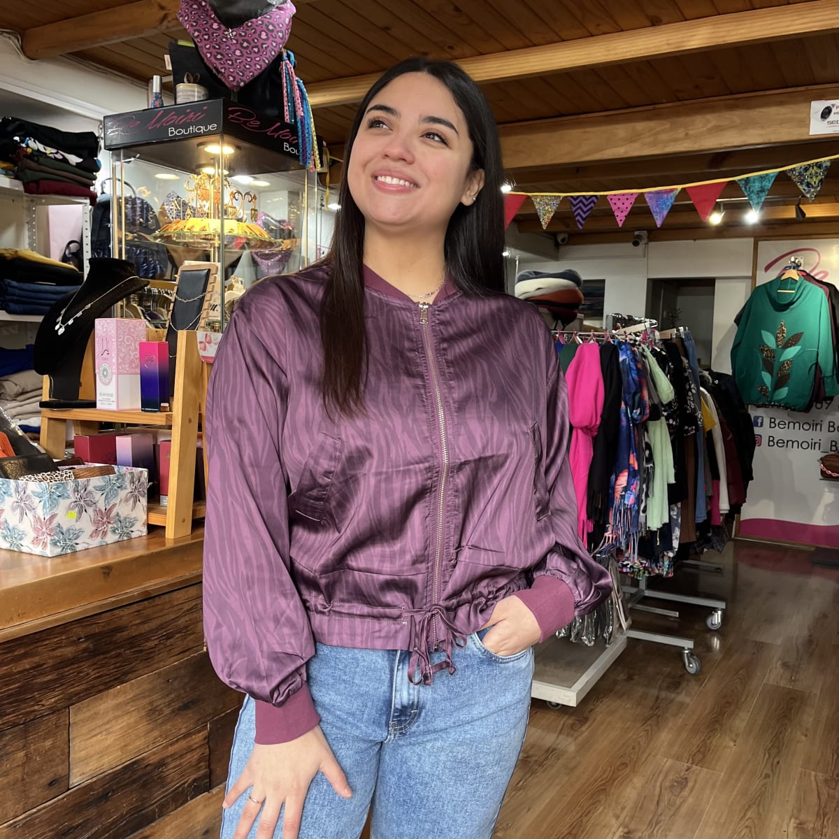 Bomber satinado morado cebra cierre1