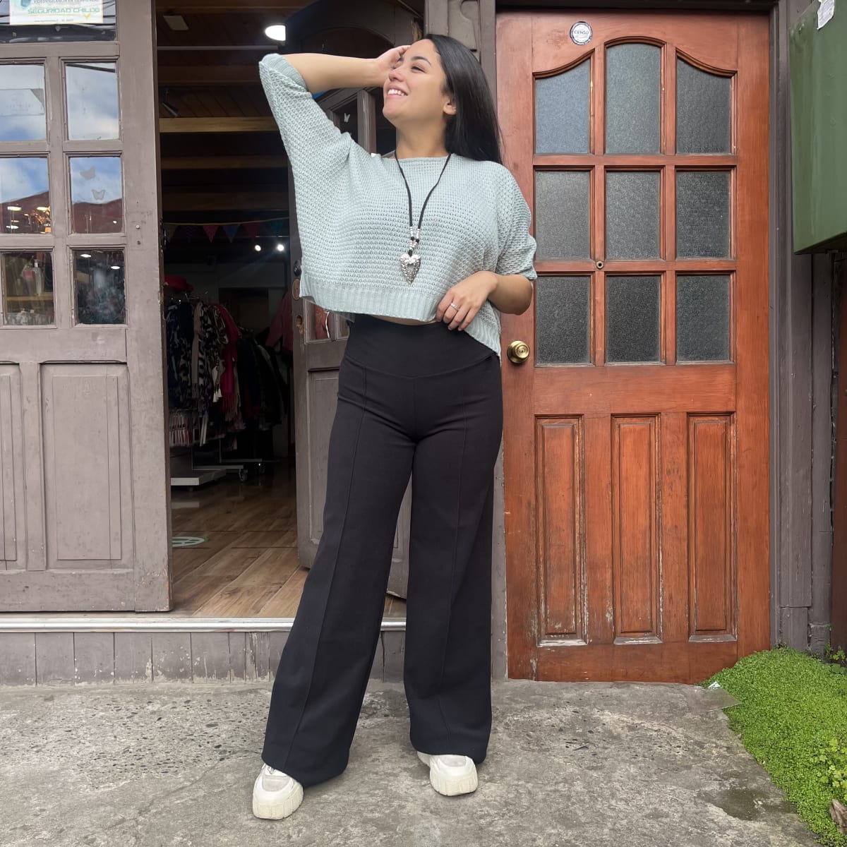 Palazzo lanilla extra gruesa negro linea vertical4