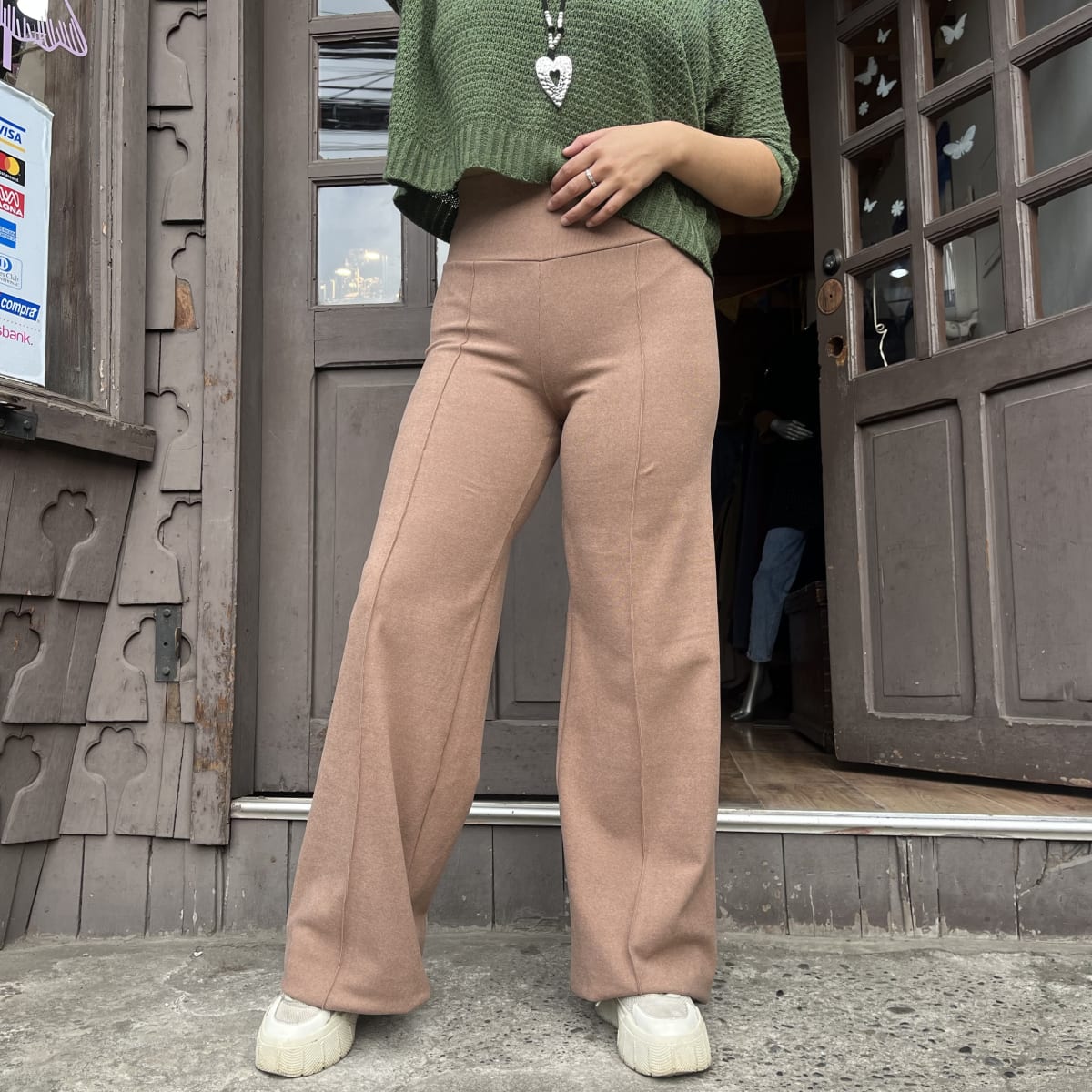 Palazzo lanillla extra gruesa beige linea vertical2