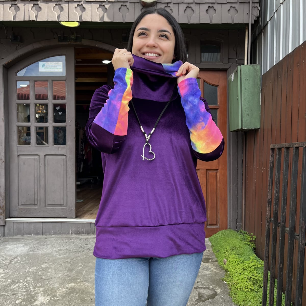 Poleron Alejandra velvet morado tie dye1