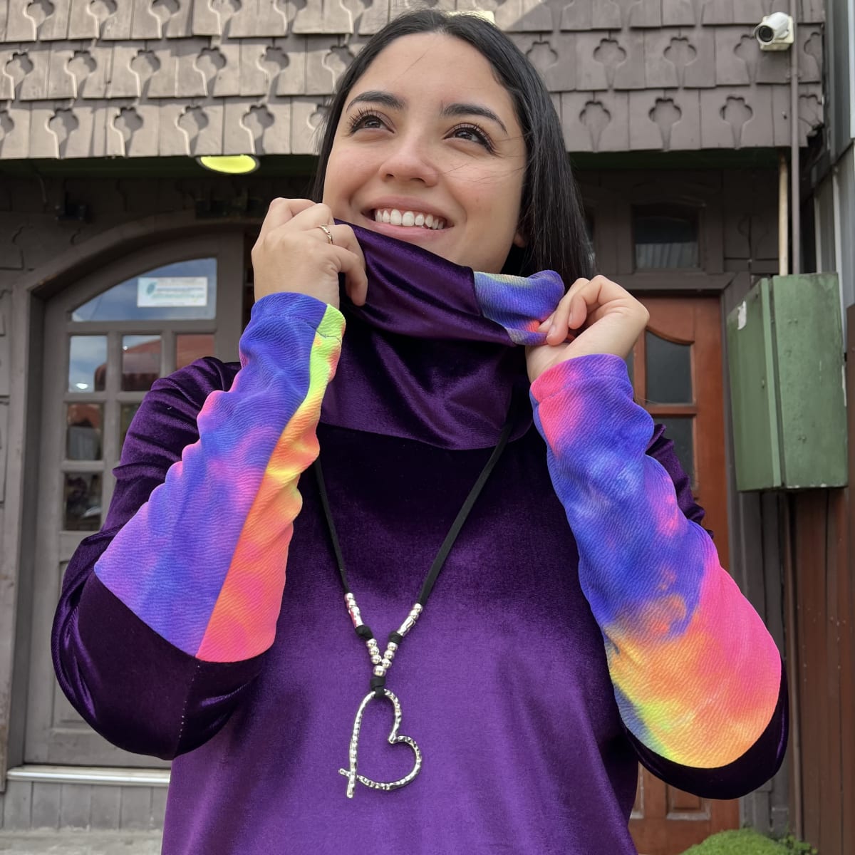 Poleron Alejandra velvet morado tie dye2