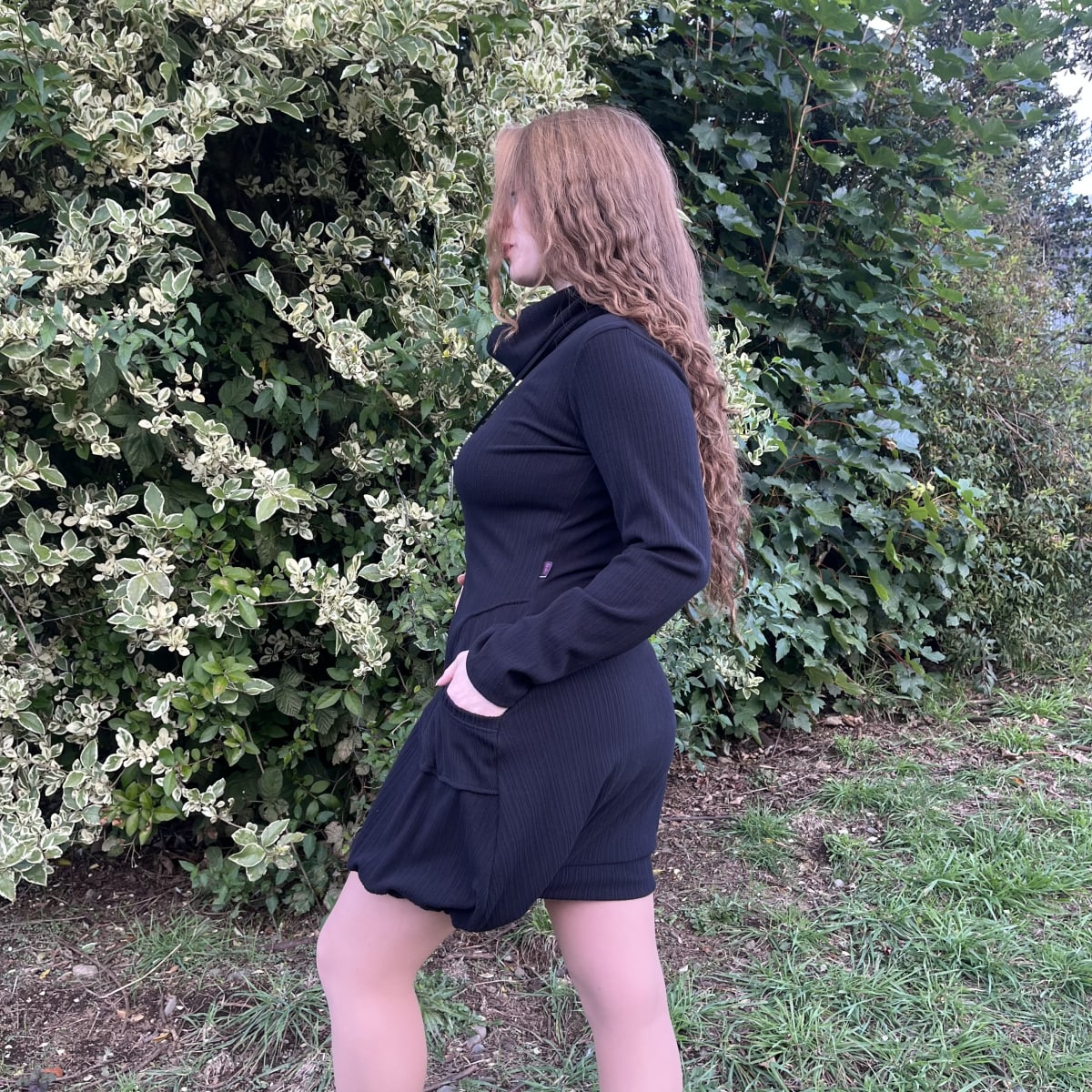 Vestido globo cachemira negro con cuello4