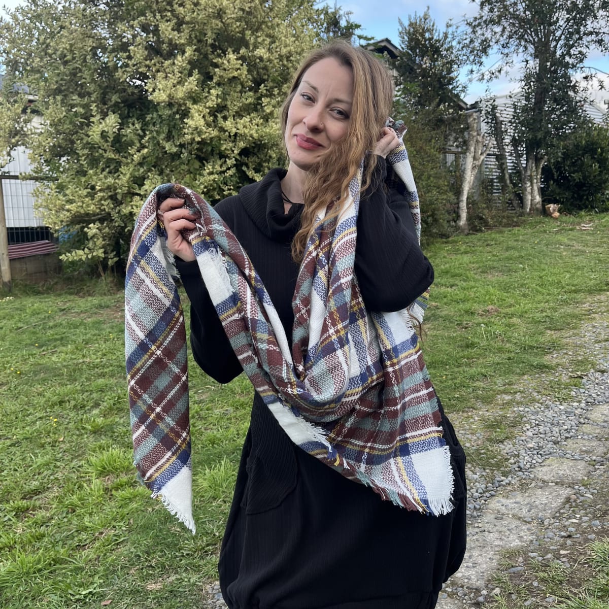 Maxibufanda escocesa blanco café azul3