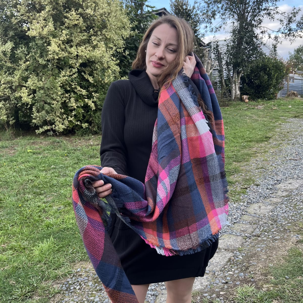 Maxibufanda escocesa fucsia naranja y azul3