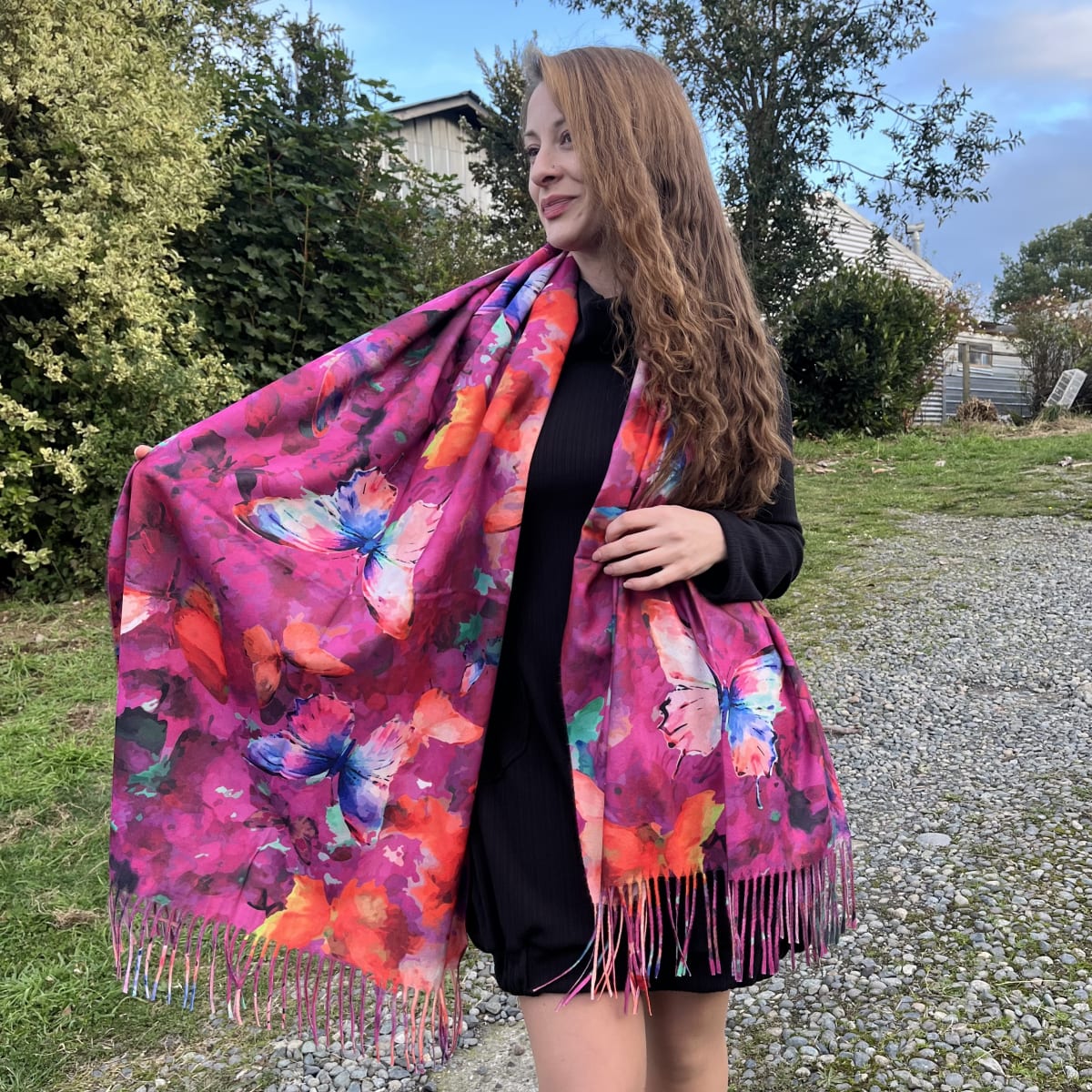 Bufanda Cashmere mariposas magenta2