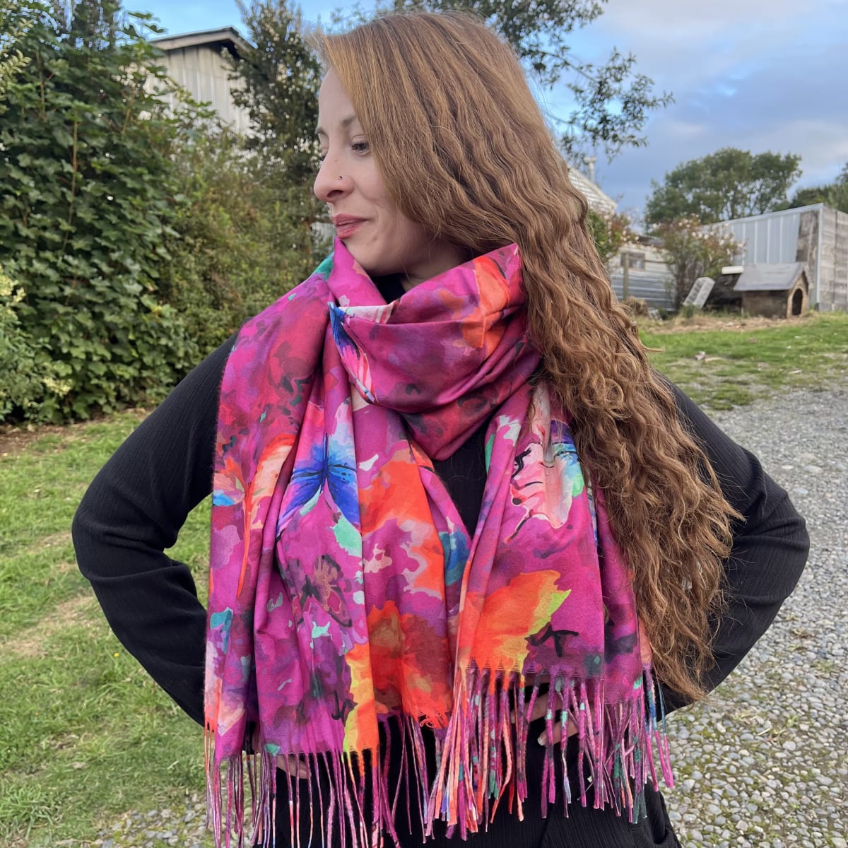 Bufanda Cashmere mariposas magenta1