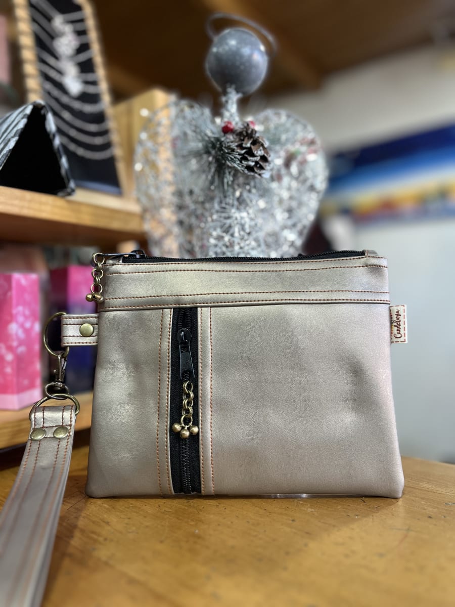 Estuche Scarlett ecocuero plano 2 cierres y asa variedad de colores2