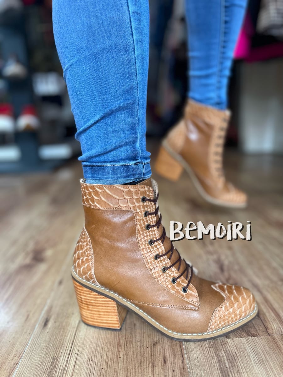 Botín cuero oxford camel 7 cms tacón con cordones3