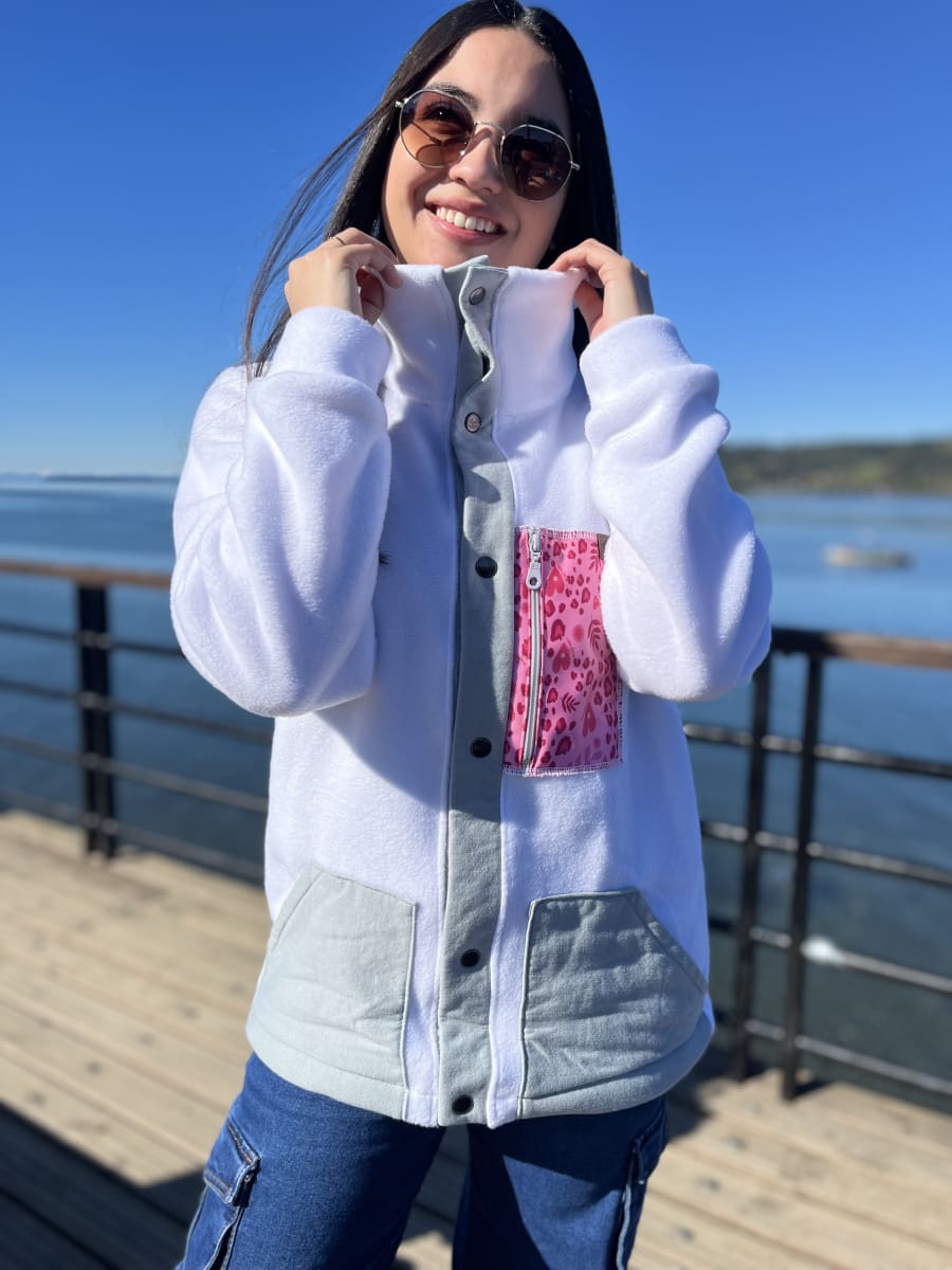 Chaqueton Astrea Artico blanco polar aplicacion estampada3