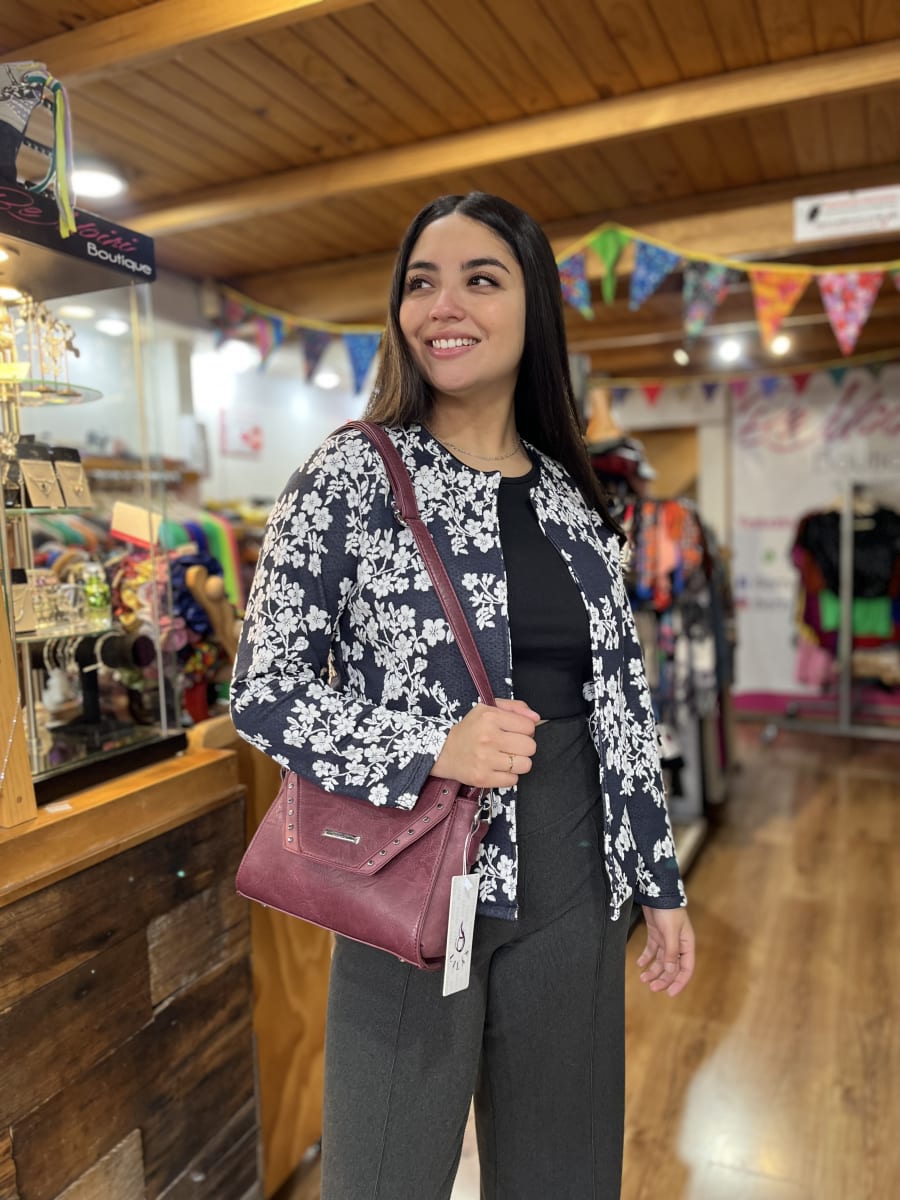 Blazer Marianela marino flores blancas1