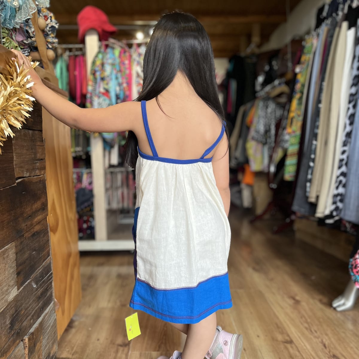 Vestido kisu niña pabilo bolsillo blanco azul lino2