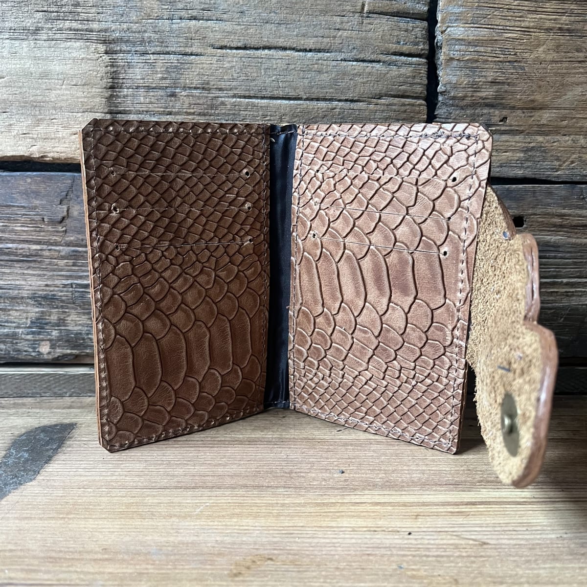 Billetera cuero corazon leopardo cafe 2 cuerpos2