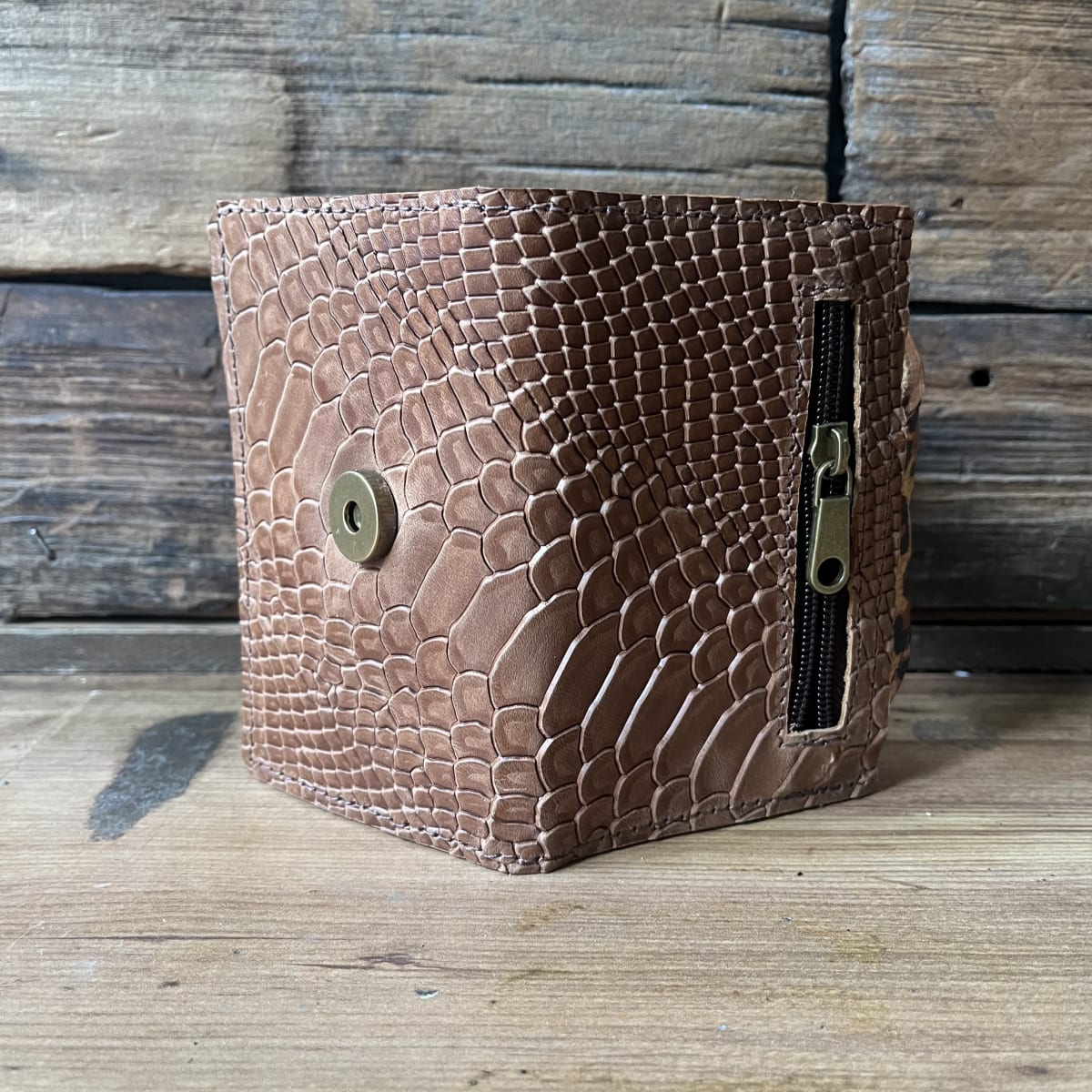 Billetera cuero corazon leopardo cafe 2 cuerpos3