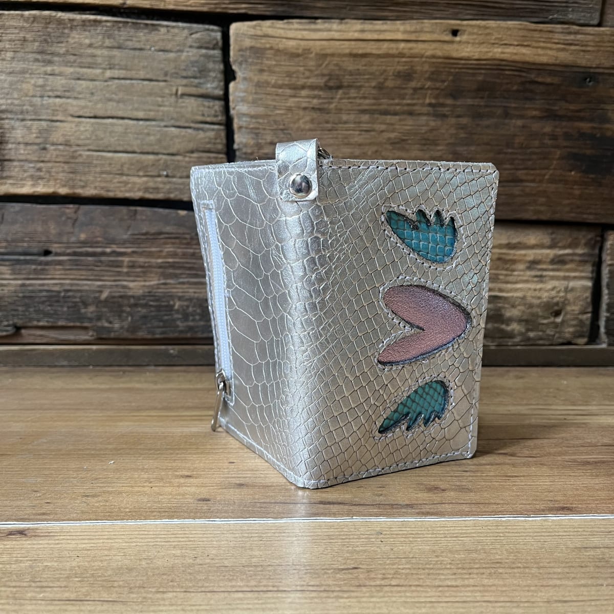 Billetera cuero corazon alado lila plata 2 cuerpos2