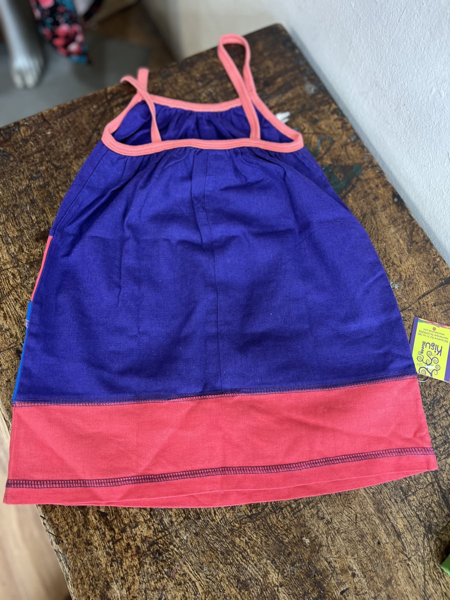 Vestido kisu niña pabilo bolsillo morado coral lino2