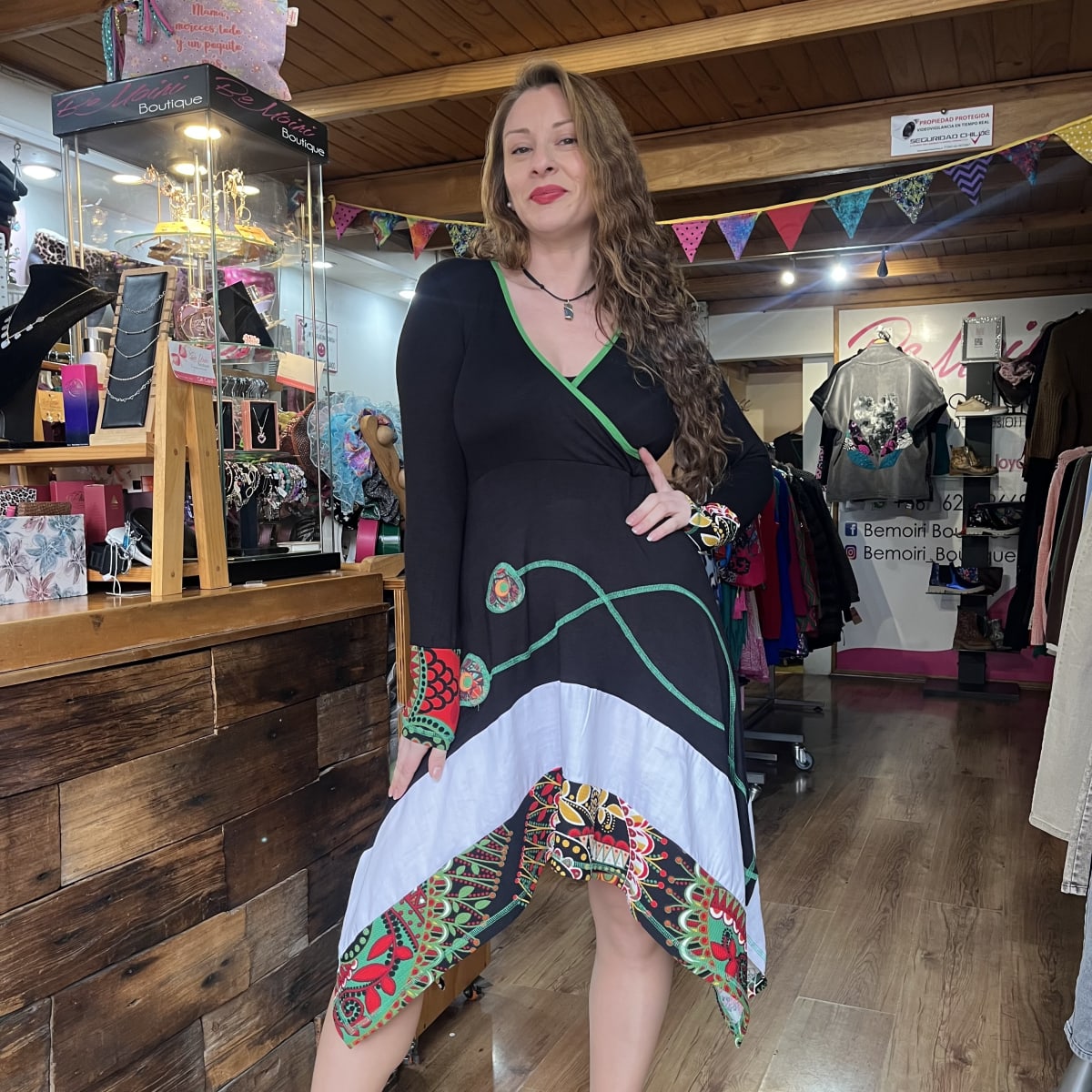 Vestido Kisu faldon asimetrico negro3