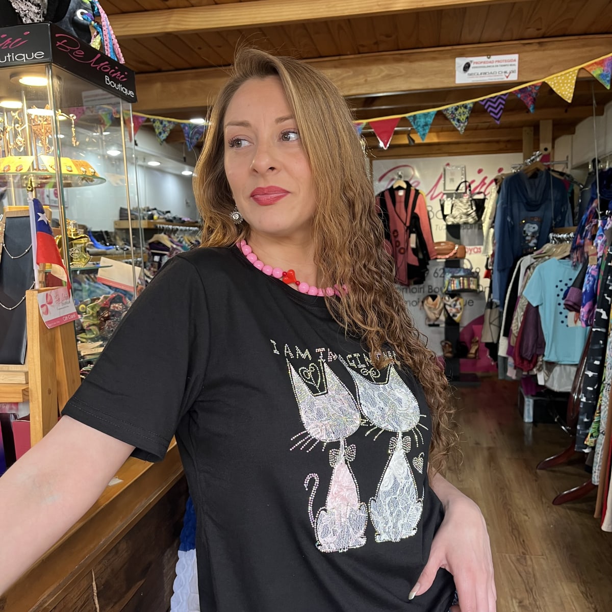 Polera CAT imagining negro brillo3