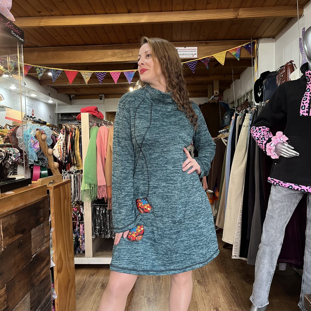 Vestido Kisu Queule verde petroleo con cuello1