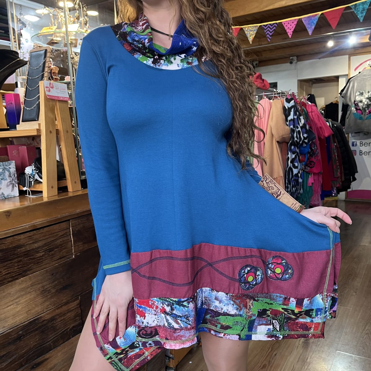 Minivestido Kiran azul asimetrico2