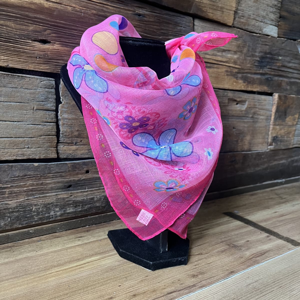Pañuelo gasa 56*64 cms rosado flores y circulos2