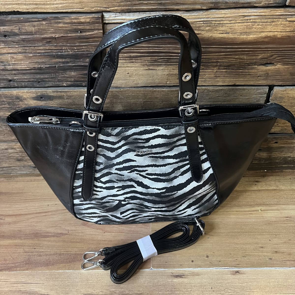 Cartera Lilás hombro negro cebra con asa desmontable2