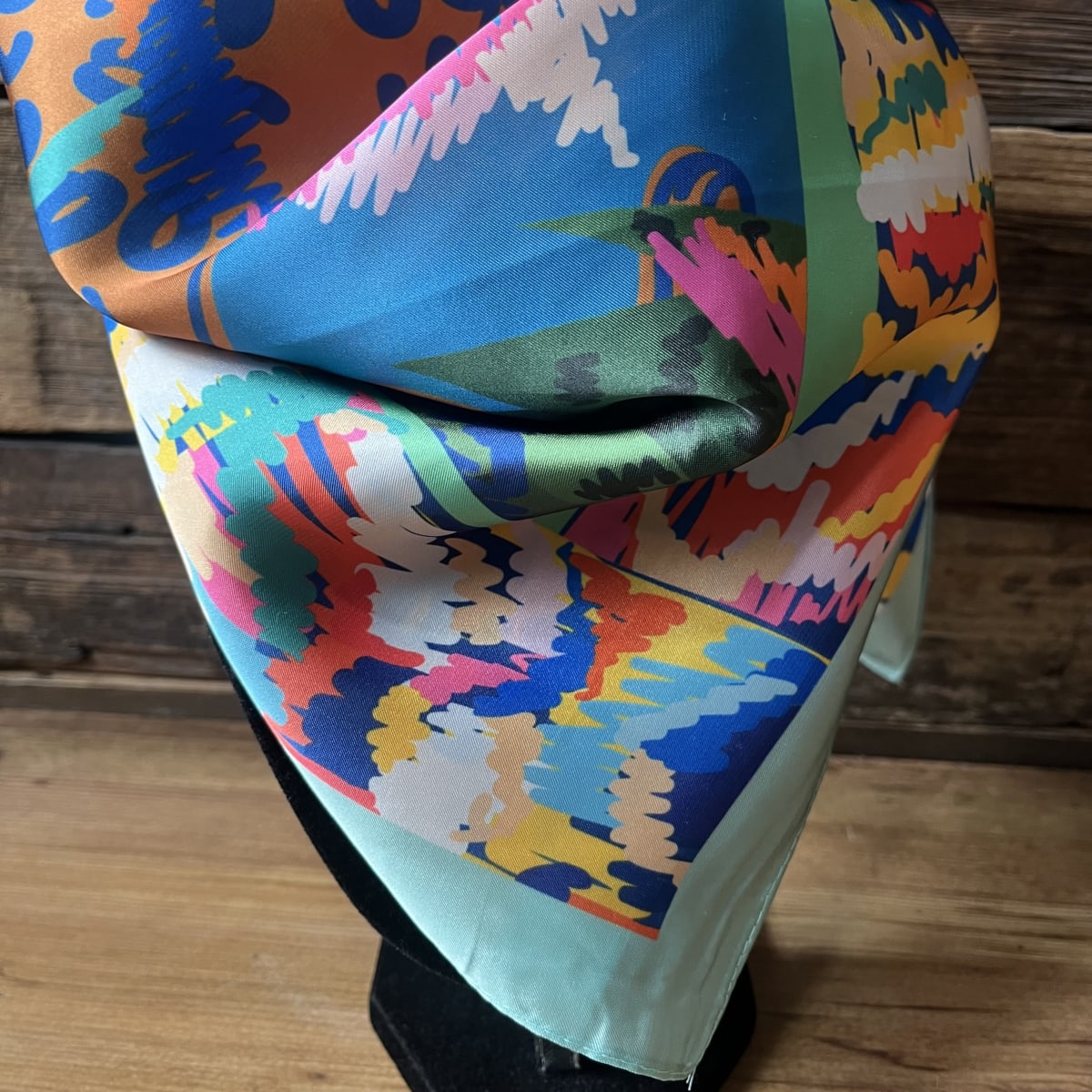 Pañuelo seda 70*70 cms leopardo selva tropical fluor6