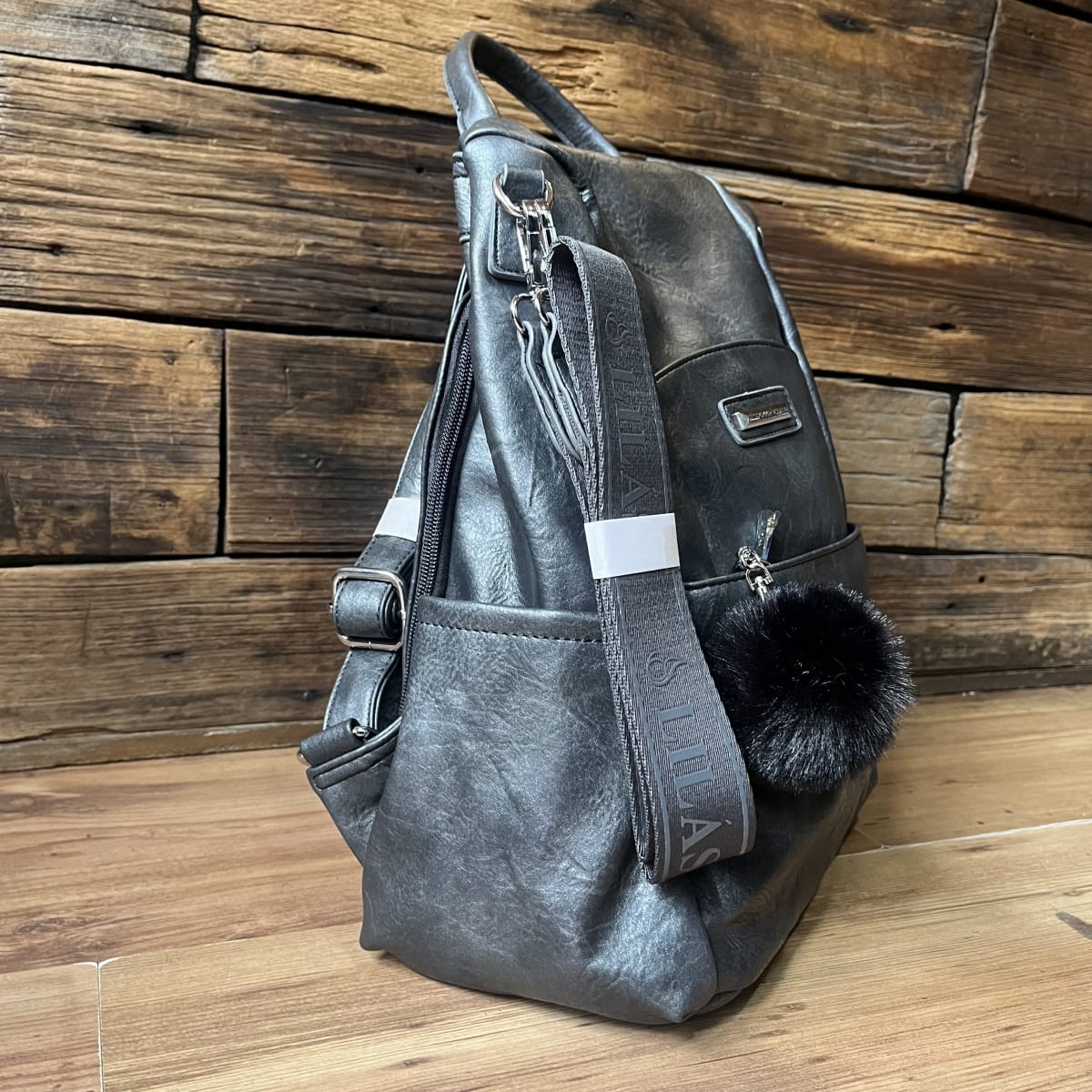 Mochila Lilás antirrobo marengo ecocuero y llavero4