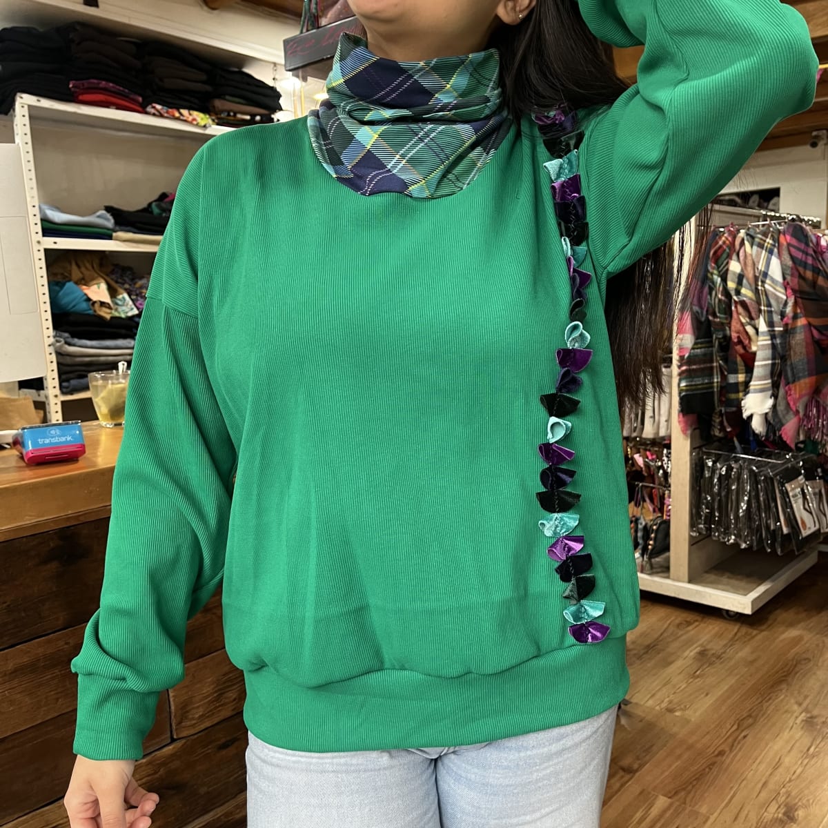 Poleron Santa aplicado turquesa con cuello4