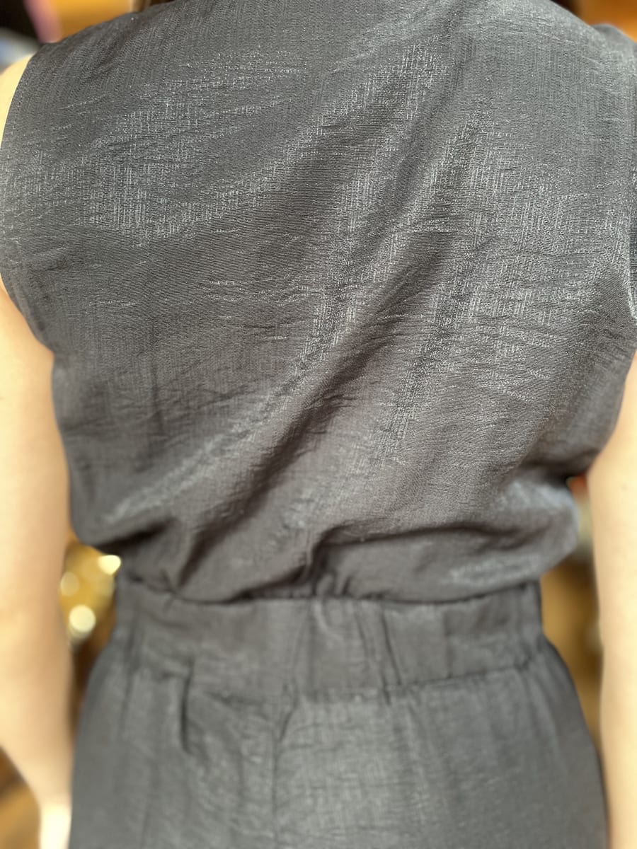 Enterito cruzado botones negro con bolsillos5