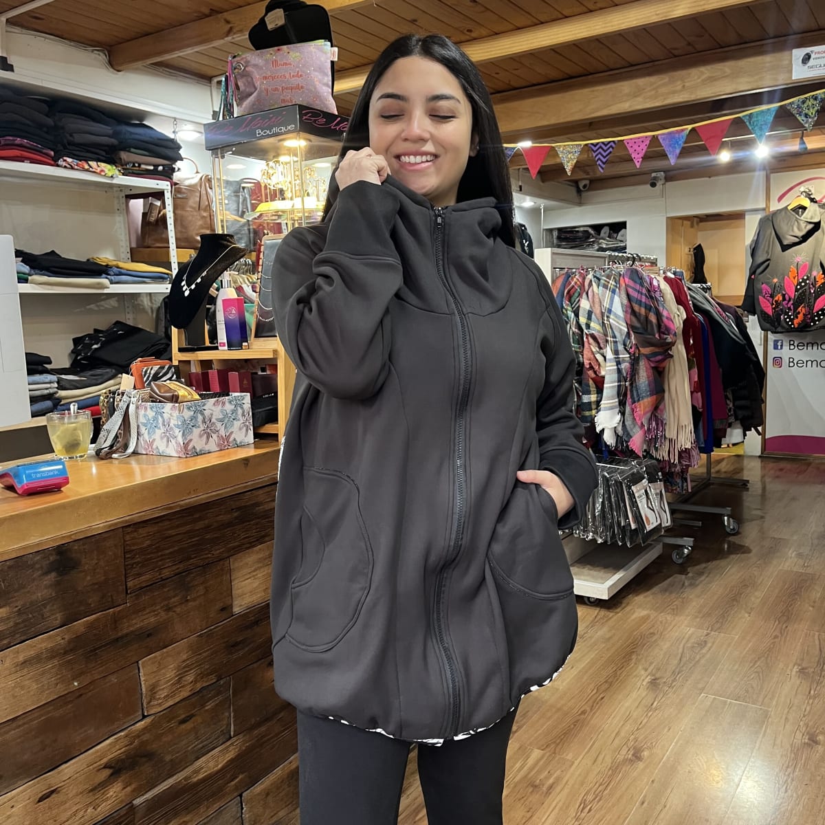Chaqueta Ultravioleta Mila negro interior peluda diente de leon5