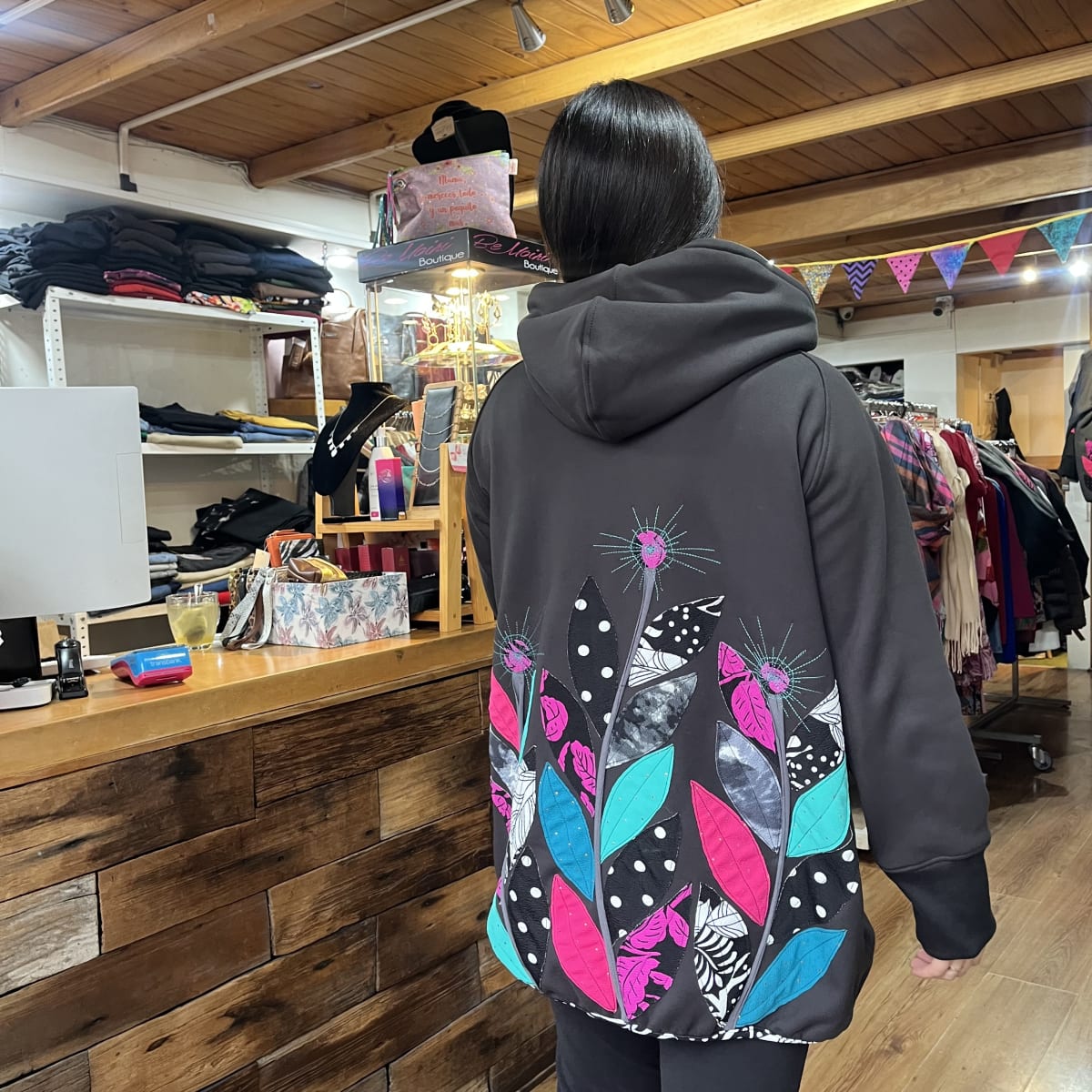 Chaqueta Ultravioleta Mila negro interior peluda diente de leon4